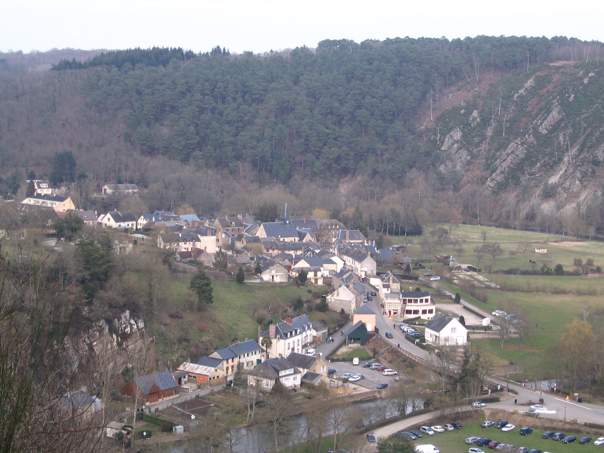 Centre de Saint-Léonard-des-Bois, Alpes Mancelles