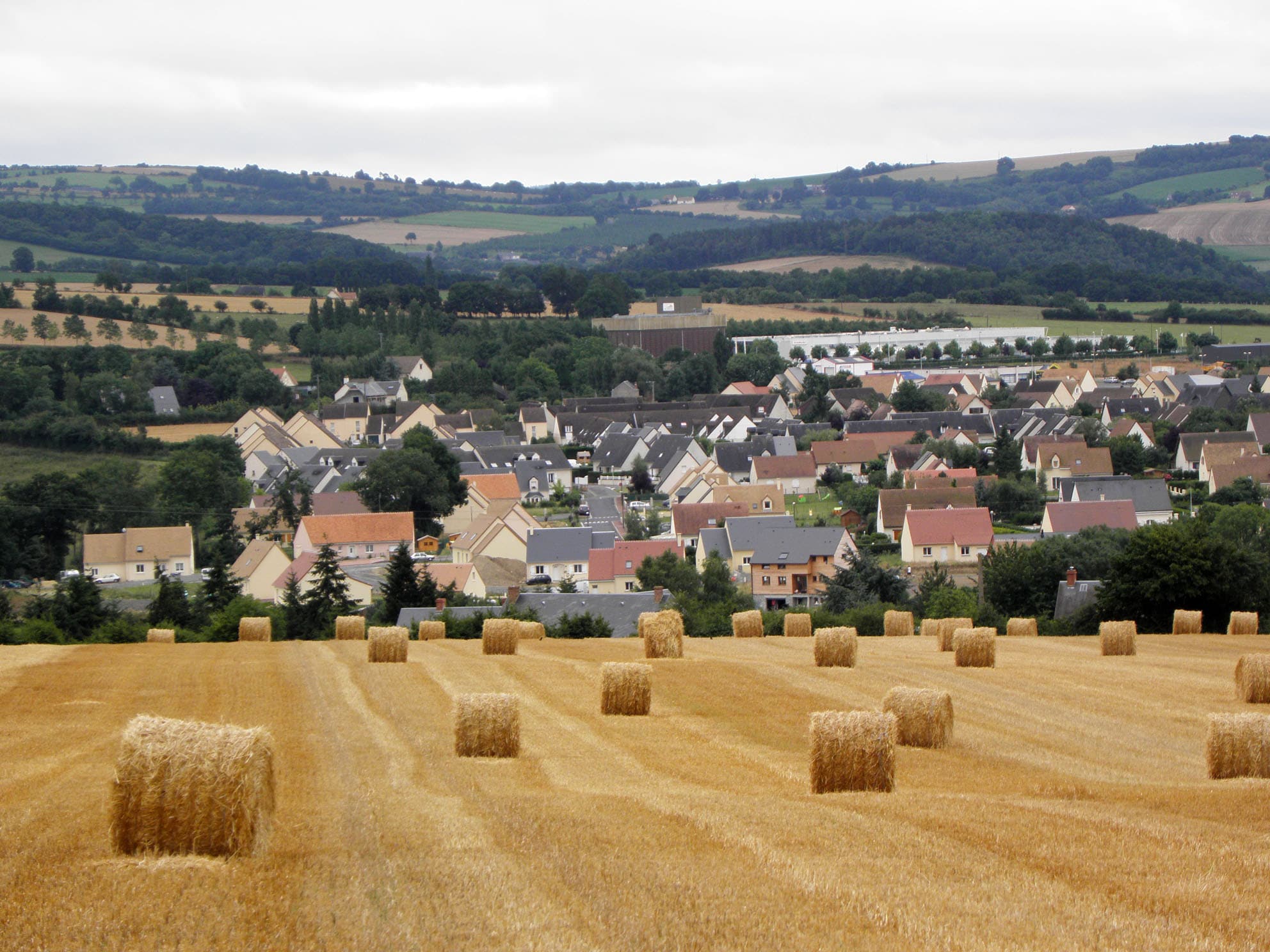 Vue sur Thury-Harcourt depuis les hauteurs de la Suisse Normande